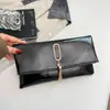 Bolso cuadrado pequeño de moda para mujer estilo coreano, moderno y minimalista con colgante de borla, clutch tipo sobre, bolso de noche chic y simple