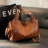 Bolso Vintage para Mujer Bolso Tote de Moda Versátil Remache Sentido de Alta Gama Gran Capacidad Hombro Portátil Axila Cruzado Viajero