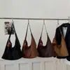 Bolsa de Axila Retrô Fashionável de Outono para Mulheres 2025 Nova de Grande Capacidade Fosca de Alto Padrão de Ombro Único Transversal