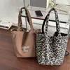 Otoño e Invierno 2025 Retro Nuevo Estampado de Leopardo Casual Peludo Estilo Coreano Estilo Ins Doble Cara Trasera Gran Capacidad Bolso de Hombro Simple