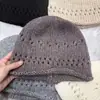Chapéu de Lã Tricotado com Recortes Estilo Coreano para Mulheres no Outono e Inverno, Versátil e que Valoriza o Rosto, Elástico Pequeno e para Circunferência Craniana Grande, Chapéu de Frio Pulôver