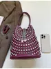Bolso de Mano de Moda Estilo Punk para Mujer, Bolso Cubo Versátil con Remaches Únicos, Bolso de Hombro y Cruzado para Mujer