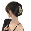2025 Estilo Coreano Aleación Galvanizada Triángulo Geométrico Pinza de Tiburón Accesorio para el Cabello de Mujer Yiwu Fresco y Dulce Accesorio para la Cabeza