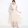 Vestido Midi Franzido Patchwork Renda Francesa Vazada Falso Duas Peças com Fivela de Metal Afinando a Cintura com Cinto