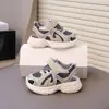 Sandalias Deportivas Semi para Niños 2026 Nuevo Estilo de Verano Zapatos de Malla Transpirable para Niñas Zapatos de Malla Modernos Resistentes al Desgaste