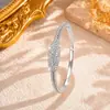 Pulsera con Cierre Espiral de Diamantes Completos en Forma de Oliva Diseño Incrustado de Diamantes Nicho Lujo Ligero Sensación de Alta Gama Versátil para el Día a Día Pulsera para Mujer