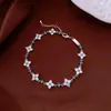 Pulsera con Colgante de Flor de Circonita Estilo Francés, Sensación de Lujo Ligero y Gama Alta, Diseño Único, Moda de Nicho, Accesorio de Mano Versátil
