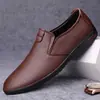 Sapatos Masculinos de Couro, Primavera e Outono Casuais Masculinos Estilo Coreano Tendência Masculina, Versáteis Masculinos Sola Macia Couro Macio Negócios Sapatos de Couro Mocassim