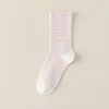 Calcetines de maternidad finos y a rayas para primavera y verano, de ajuste holgado y cómodos, con un diseño sencillo, transpirables y de longitud hasta la mitad de la pantorrilla