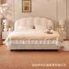 2026 Nuevo Estilo Francés Crema Puff de Crema Cama Nube Chenilla Cama Moderna Simple Dormitorio Principal Cama Doble Tapizada