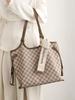 Bolsa Tote de Gran Capacidad con Estampado Retro para Mujer Nueva Moda de Nicho Versátil para Viajar Bolso de Hombro de Alta Gama Primavera y Verano 2025