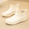 Nuevas botas de lluvia para hombre y mujer, zapatos impermeables antideslizantes, caña corta, moda, deportes ligeros, coreanas, comercio exterior, venta al por mayor