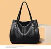 Bolsa Nova Transfronteiriça Feminina, Bolsa de Ombro Casual Simples de Grande Capacidade, Bolsa Prática Retro de Axila, Bolsa Tote Versátil de Couro Macio