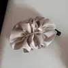 Pinza de Plátano de Satén Coreano con Perlas y Plisados de Lunares Estilo Nuevo Elegante Versátil Pinza Grande para el Cabello Accesorio para el Cabello