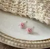 Aretes de Aguja de Plata con Flor Rosa Rosa de California para Mujer 2025 Nuevo Estilo Aretes Elegantes Diseño Nicho de Lujo Ligero