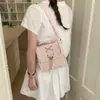 Mochila Feminina de Renda Fashion 2026 Nova Versátil e Bonita Pequena Bolsa Escolar de Alto Valor Leve Luxo Bolsa Transversal