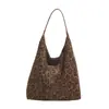 Bolsa de Ombro Retro com Estampa de Leopardo Estilo Europeu e Americano Fashion para Mulheres 2025 Outono Simples Casual Versátil Bolsa de Axila Tote Tendência