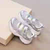 Sandalias para Niñas 2026 Verano Nuevo Estilo Estilo Princesa Transpirables Huecas Suela Suave Antideslizantes Versión Estudiante Deportivas Sandalias de Punta Cerrada