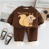 Conjunto de invierno para niños de dos piezas 2024 nuevo invierno para niños estilo occidental más traje de terciopelo ropa cálida de dibujos animados linda