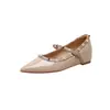 Zapatos Planos de Piel de Oveja Puntiagudos Rojos de Tacón Bajo para Mujer 2025 Nuevos de Primavera y Otoño Aumentadores Internos de Altura Boca Baja Remaches Mary Jane