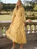 Vestido Floral Amarillo 2026 Otoño Estilo Fresco y Dulce Australiano Cuello Alto Un Solo Botón Cintura con Lazo Largo de Falda Amplia