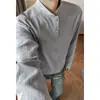 Camiseta de algodón china de manga larga con cuello henley deconstruido, unisex otoño estilo americano cleanfit polo de alta gama