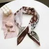 Lenço Quadrado Pequeno de Algodão e Linho Fino Fresco Respirável Feminino Macio Artístico Decorativo Lenço Pequeno Lenço de Verão Feminino Lenço Pequeno Versátil