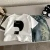 Camiseta de Manga Curta para Meninos Verão 2026 Nova Estilosa e na Moda Versátil Infantil de Verão Fresca Meia-Manga Camiseta da Moda
