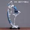 Ornamento Criativo de Luxo Leve de Menina Dançarina para Sala de Estar Decorações de Armário de Vinho Artesanato em Resina para Amigos