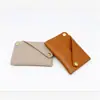 En stock portatarjetas de cuero con broche portatarjetas de mano plegable fabricante portatarjetas de regalo DIY hecho a mano de piel de vaca