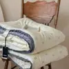 Estilo Francês Um Pequeno Floral Retrô Algodão Fio Duplo Renda Pequena Colcha de Feijão Lavável à Máquina Primavera Outono Inverno Colcha Colcha Quente