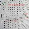 Accesorios para Tablero Perforado Gancho Rollo Papel de Cocina Toalla Film Adhesivo Cinta para el Cabello Organizador de Almacenamiento Colgador Telescópico Barra Horizontal