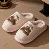 Lindas pantuflas de algodón a rayas con diseño de oso para mujer, adecuadas para otoño e invierno, con suelas gruesas, antideslizantes, duraderas y cálidas, perfectas para uso en interiores