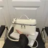 Bolsa Térmica para Marmita com Padrão Lichia Tendência 2025 Nova Bolsa Feminina Bolsa de Mão Texturizada de Verão Bolsa Transversal para Ir ao Trabalho e Uso Casual
