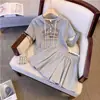 Conjunto de Roupas de Verão Feminino Plus Size, Shorts com Capuz de Manga Curta, Visual Emagrecedor e Redutor de Idade, Conjunto Esportivo Casual de Duas Peças, Cor Damasco