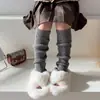 Calcetines para niñas, calentadores de piernas tejidos, calentadores de piernas grises de longitud media apilables, venta al por mayor del fabricante