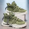 Zapatos transfronterizos para hombre de talla grande para otoño e invierno, con suelas gruesas, diseño para aumentar la altura, estilo robusto, diseño de caña alta, estilo británico, estética de ropa de trabajo a la moda y botas Martin casuales.