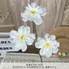 Ramo falso de simulación de color blanco terminado con flores de seda artificial para boda, fila de flores de plástico, arreglo de boda de alta calidad