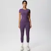 Conjunto deportivo de dos piezas para mujer, pantalones deportivos de tiro alto, ajustados, manga corta, estilo 'scrub' europeo y americano, para yoga