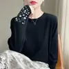Camiseta base de seda de manga larga bordada estilo chino de alta resistencia, chic de lana para mujer con cuello redondo adelgazante, elegante y versátil, principios de otoño 2025