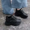 Zapatillas deportivas, zapatos de plataforma, zapatos de papá para aumentar la altura de estudiantes, nuevos zapatos casuales de moda coreana de suela gruesa para otoño para mujer