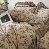 Conjunto de cama de quatro peças em linho de algodão pesado com estampa floral retrô de grau A para outono e inverno, algodão puro com acabamento em renda, estilo lençol de elástico 1,8m, 1,5