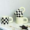 Xadrez preto e branco Copo xícara de café caneca de cerâmica Café da manhã Copo de leite Líquido de gordura vermelha Logotipo personalizável