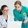 Impresión UV Fácil Pegamento de Doctor Hebilla de Tirar Pinza de Cocodrilo Flor de Tirar Fácil Día de la Enfermera Regalo Insignia Retráctil