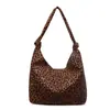 Bolsa Feminina Casual Estilo Coreano Grande Capacidade de Ombro 2026 Outono Novo Estilo Personalidade Popular Estampa de Leopardo para o Dia a Dia Bolsa Tote de Ombro Único