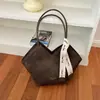 Bolsa de ombro retrô versátil transfronteiriça para mulheres, nova moda outono 2026 bolsa de ombro casual, bolsa tote colorida para o dia a dia