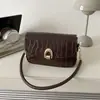 Nova bolsa de moda feminina 2026, bolsa quadrada pequena simples e versátil, bolsa de ombro e transversal clássica elegante e moderna