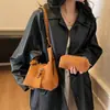 Bolsa Balde de Veludo Fosco Super Quente Portátil Feminina 2026 Nova Bolsa de Ombro Único Transversal Bolsa Tote Pequena para o Dia a Dia
