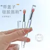 Q escova de lábios de silicone macio cabeça redonda dedo barriga batom vinheta escova corretivo multifuncional pincel de maquiagem portátil com capa protetora contra poeira