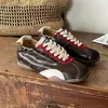 Zapatos de entrenamiento alemanes rojos con cordones y punta redonda, zapatos de senderismo para deportes al aire libre, zapatillas de correr de suela fina, zapatos casuales para commuting para mujer
